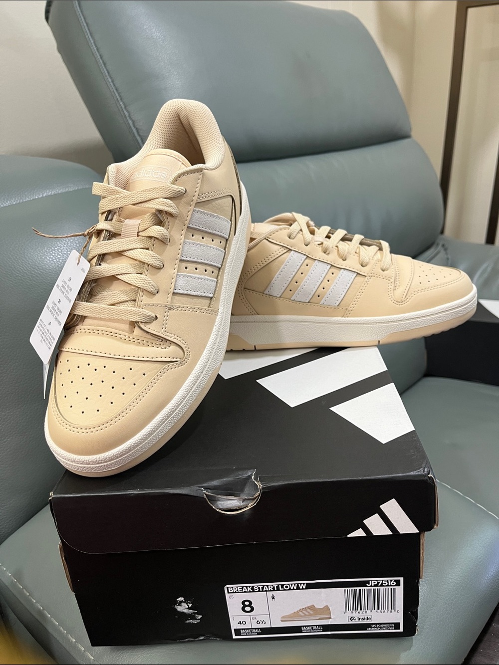 Adidas Breakstart Low Womans Sneakers in Beige